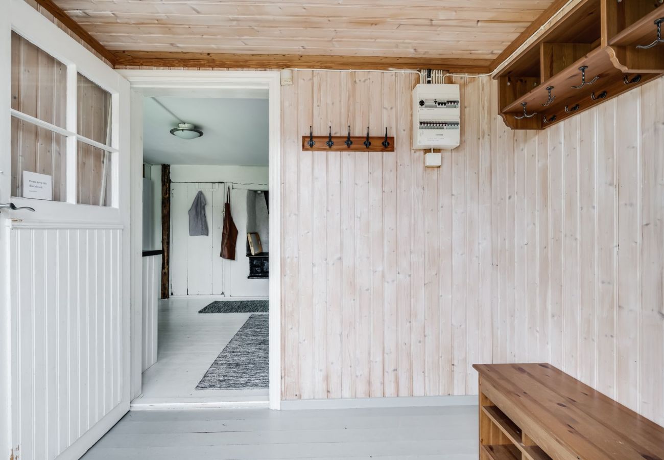 Ferienhaus in Knäred - Geräumiges und modernes Haus mit Innenpool | SE02004