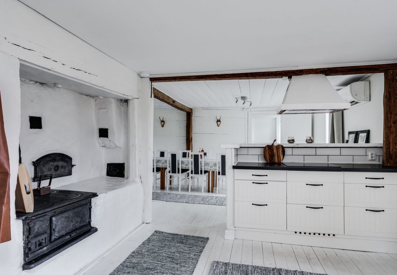 Ferienhaus in Knäred - Geräumiges und modernes Haus mit Innenpool | SE02004