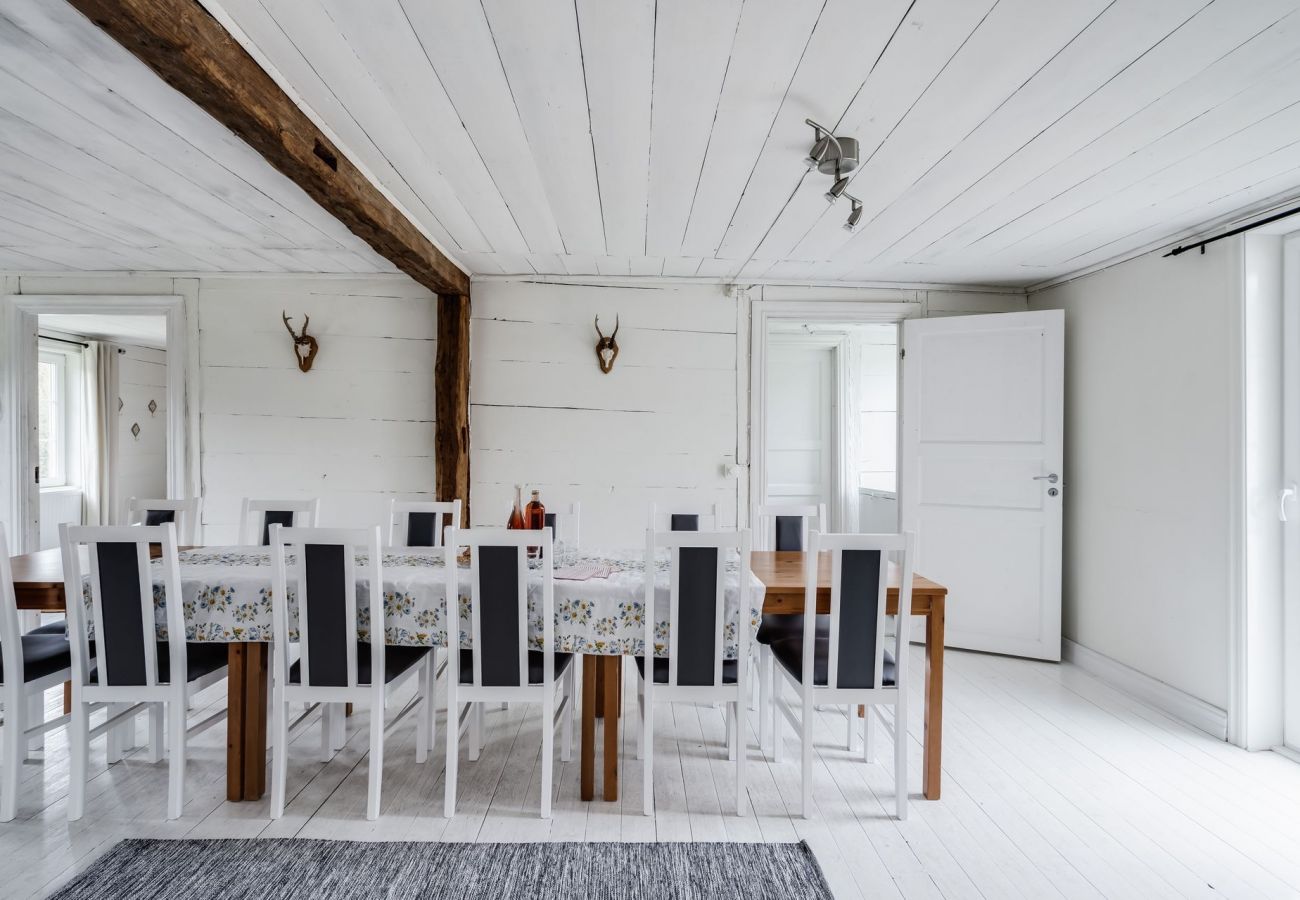Ferienhaus in Knäred - Geräumiges und modernes Haus mit Innenpool | SE02004