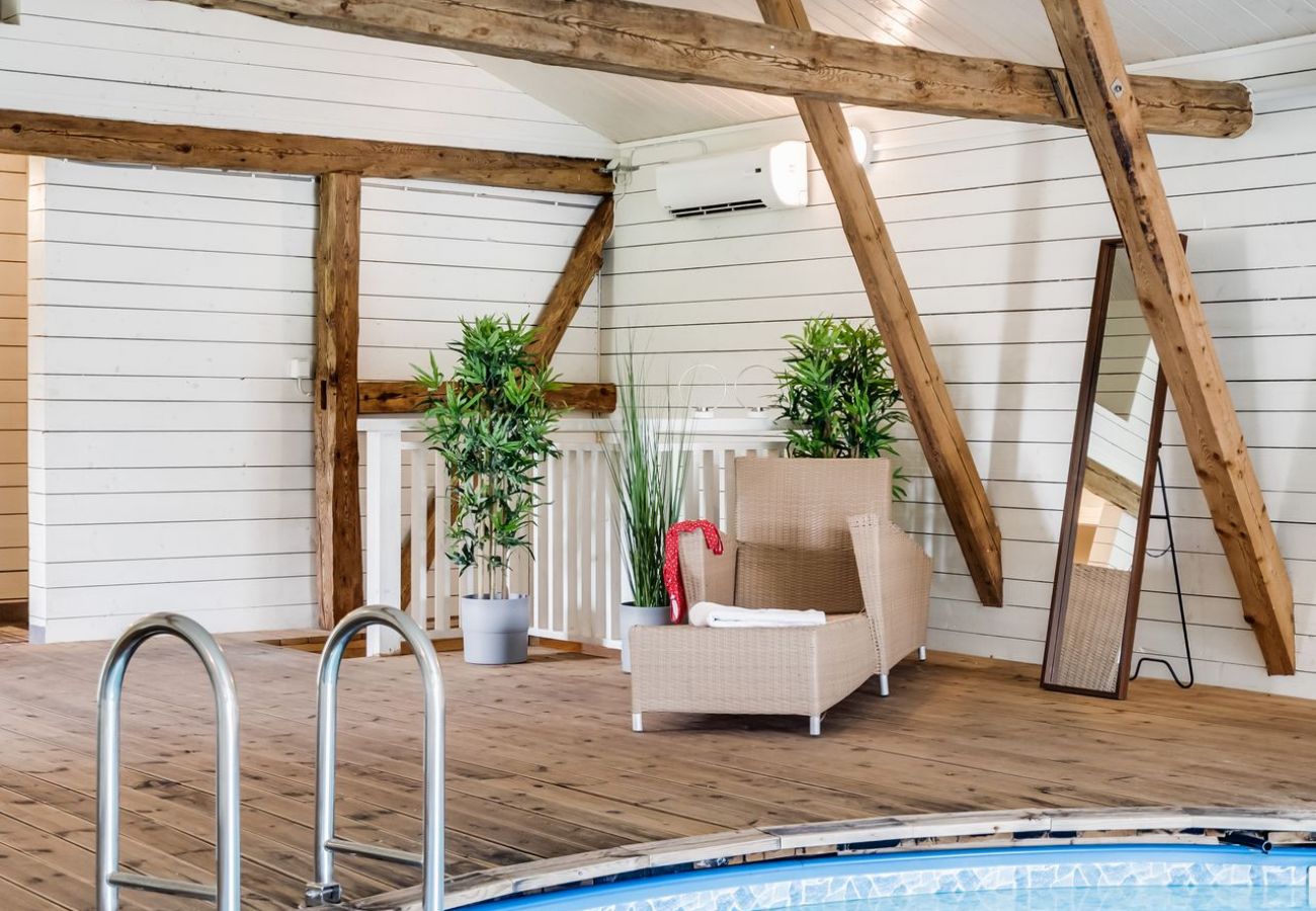 Ferienhaus in Knäred - Geräumiges und modernes Haus mit Innenpool | SE02004