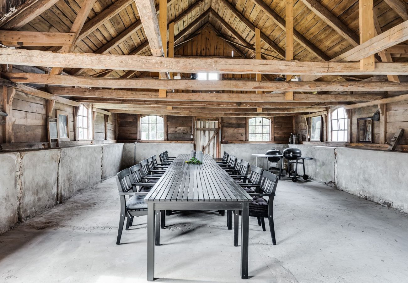 Ferienhaus in Knäred - Geräumiges und modernes Haus mit Innenpool | SE02004