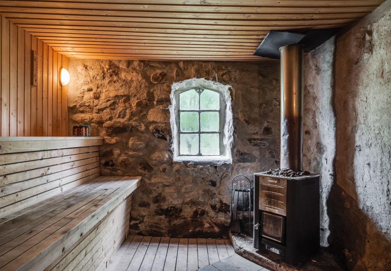 Ferienhaus in Knäred - Geräumiges und modernes Haus mit Innenpool | SE02004