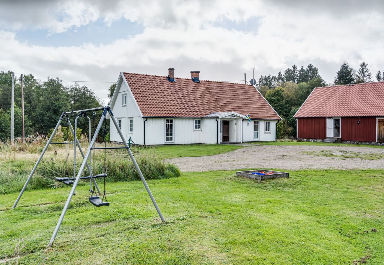 Ferienhaus in Knäred - Geräumiges und neu renoviertes Bauernhaus mit Innenpool