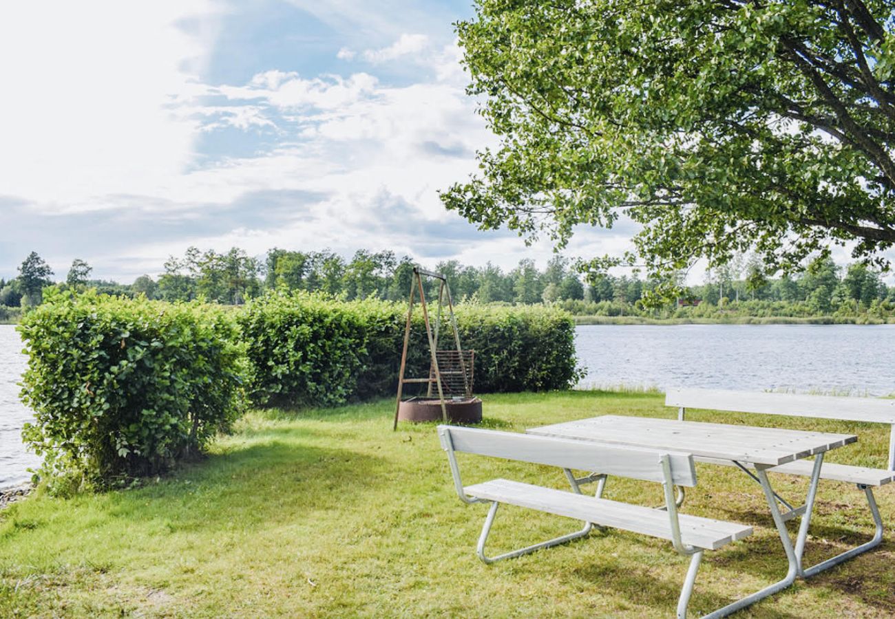 Ferienhaus in Rydaholm - Schönes Ferienhaus in Hjälmsänga in der Nähe des Sees | SE07001