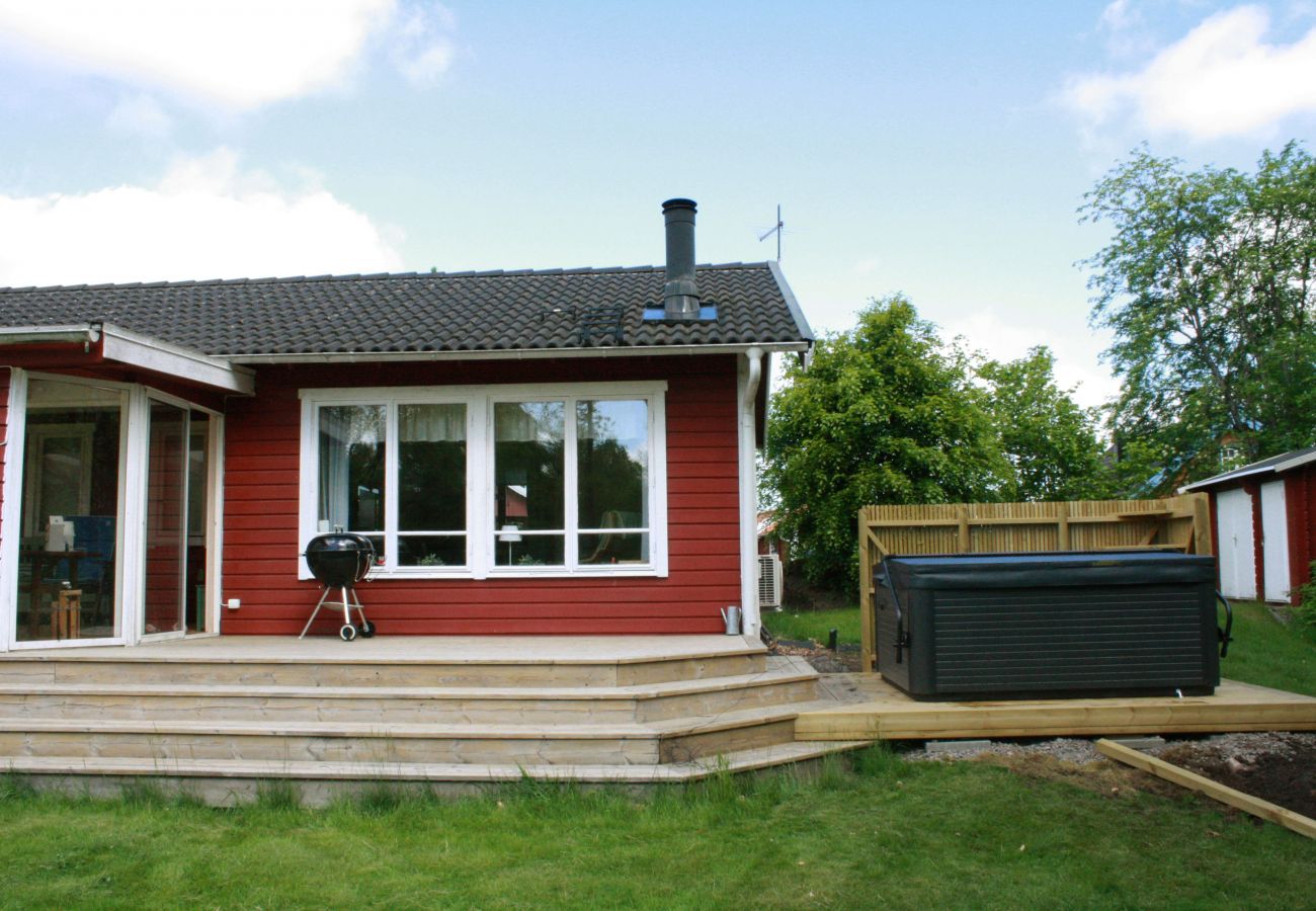 Ferienhaus in Knäred - Schönes Ferienhaus mit Jacuzzi in der Nähe der Natur | SE02021