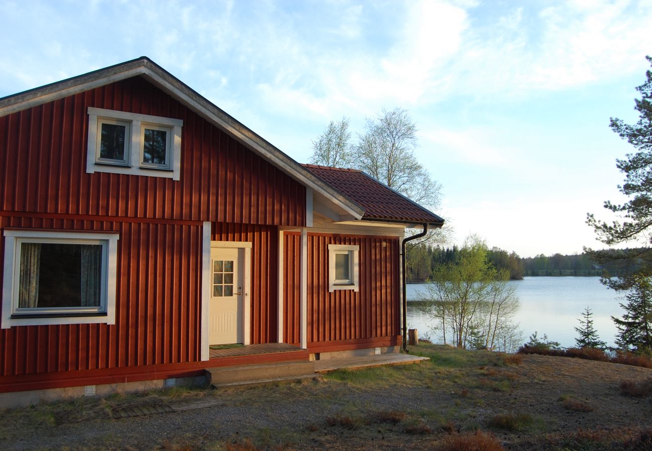 Ferienhaus in Gnosjö - Ferienhaus in Gnosjö mit Seegrundstück | SE07015