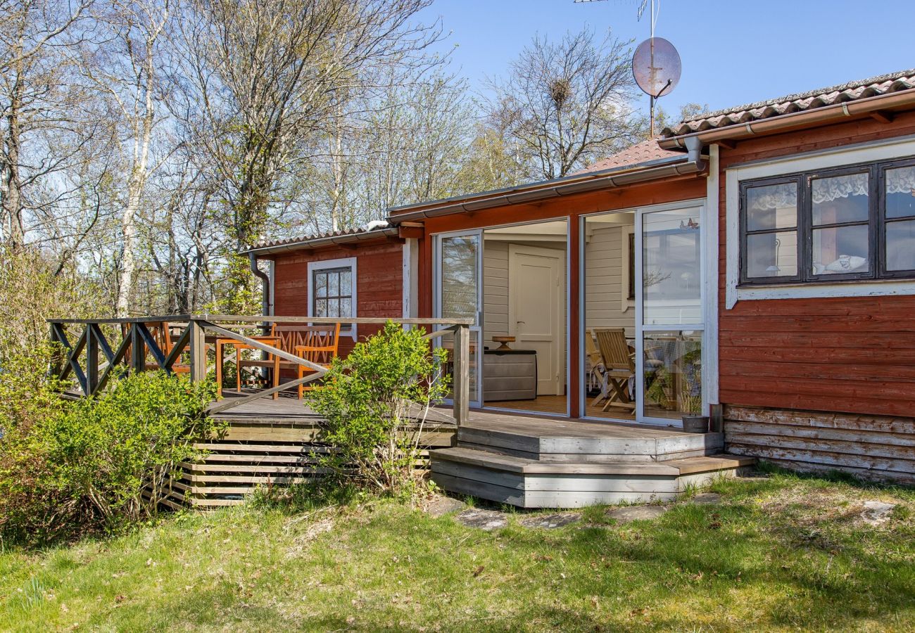 Ferienhaus in Ljungby - Ferienhaus in traumhafter Lage und privatem Seegrundstück