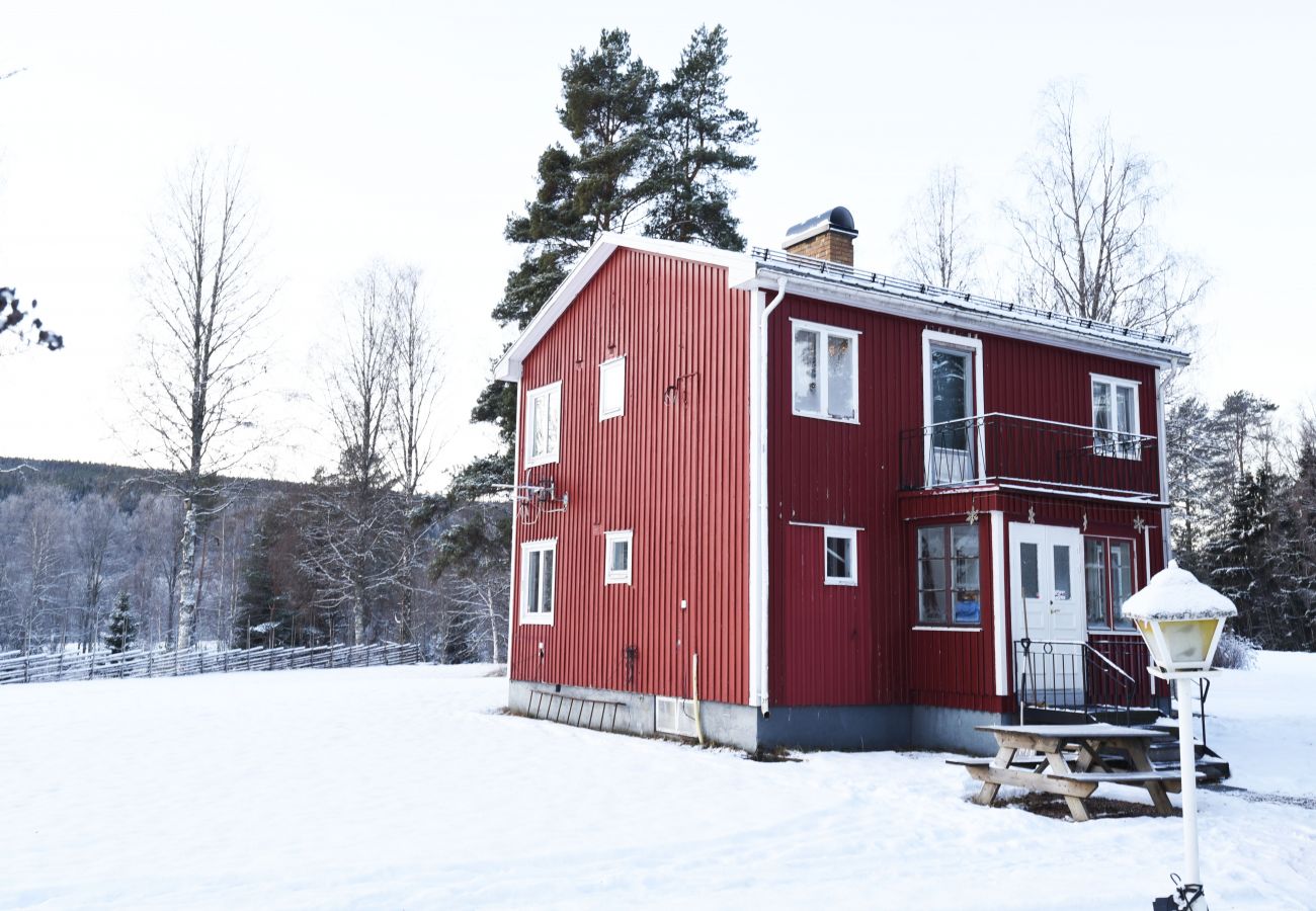 Haus in Stöllet - Gemütliches Ferienhaus in Värmland in der Nähe von unberührter Wildnis und Skifahren.