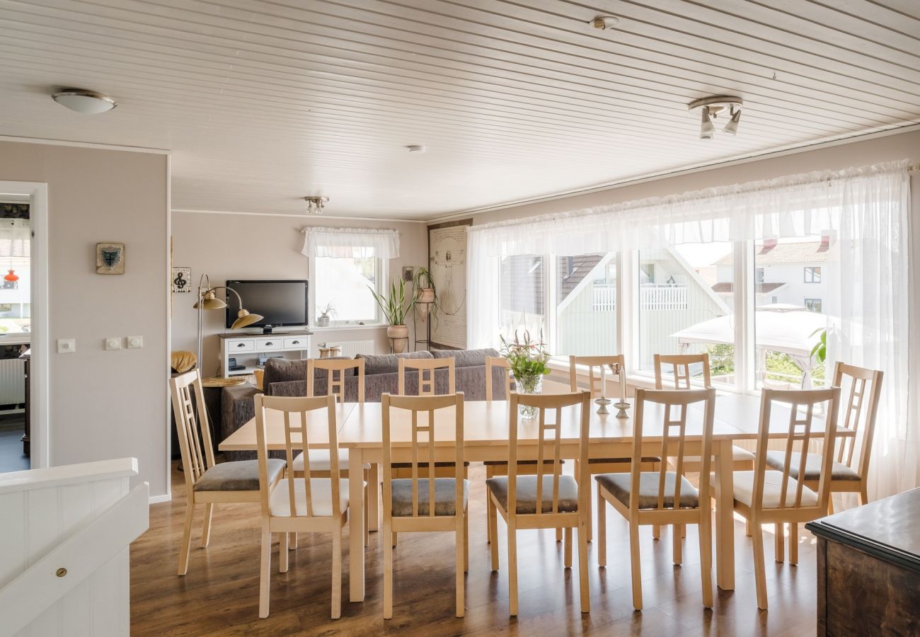Ferienhaus in Donsö - Große und geräumige Unterkunft mit Meerblick auf Donsö | SE08030