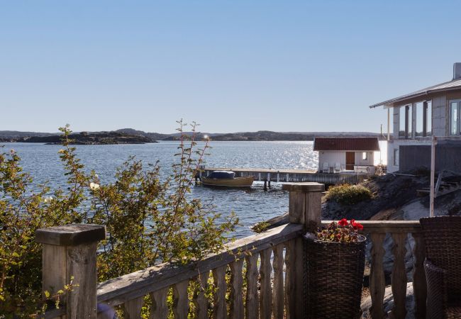 Ferienhaus in Höviksnäs - Ferienhaus mit Meerblick und Privatstrand auf Tjörn | SE09009 