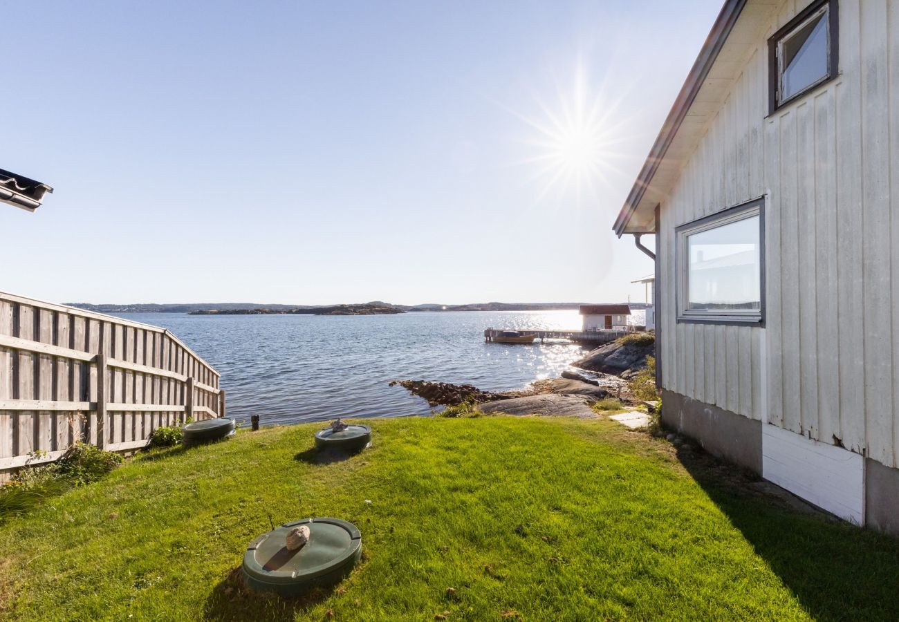 Ferienhaus in Höviksnäs - Ferienhaus mit Meerblick und Privatstrand auf Tjörn | SE09009 