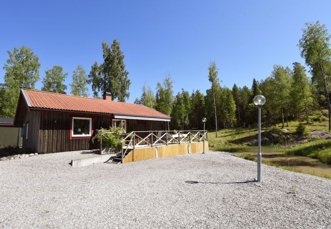 in Årjäng - Gemütliches Ferienhaus in Årjäng in der Nähe des Sees und unberührter Natur | SE18009 