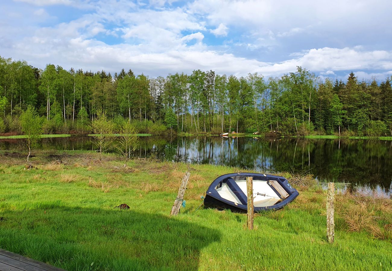 Ferienhaus in Hamneda - Schönes Ferienhaus mit Panoramablick über den See Hängasjön | SE06013