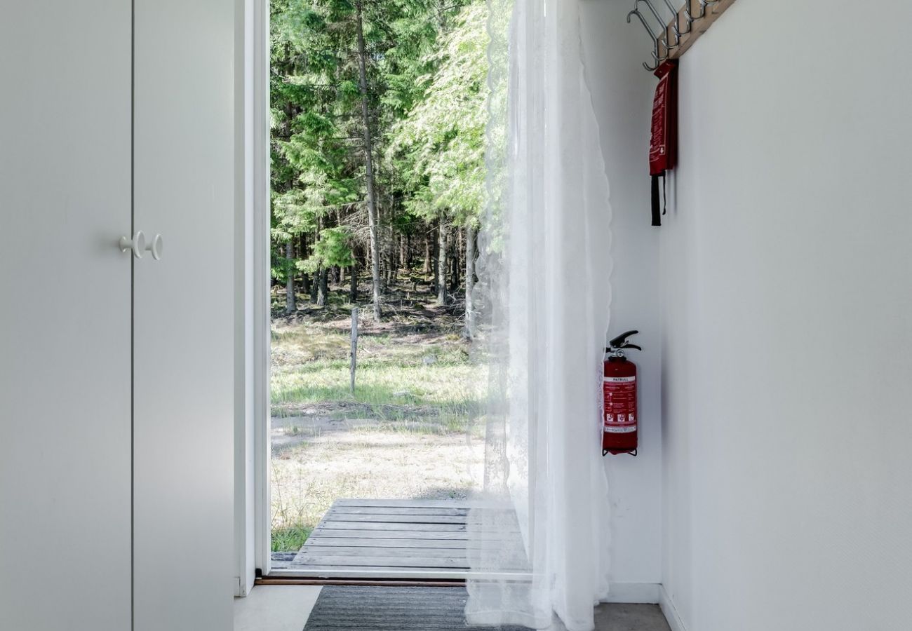 Ferienhaus in Hamneda - Ferienhaus mit Aussicht auf den See Hängasjön | SE06016