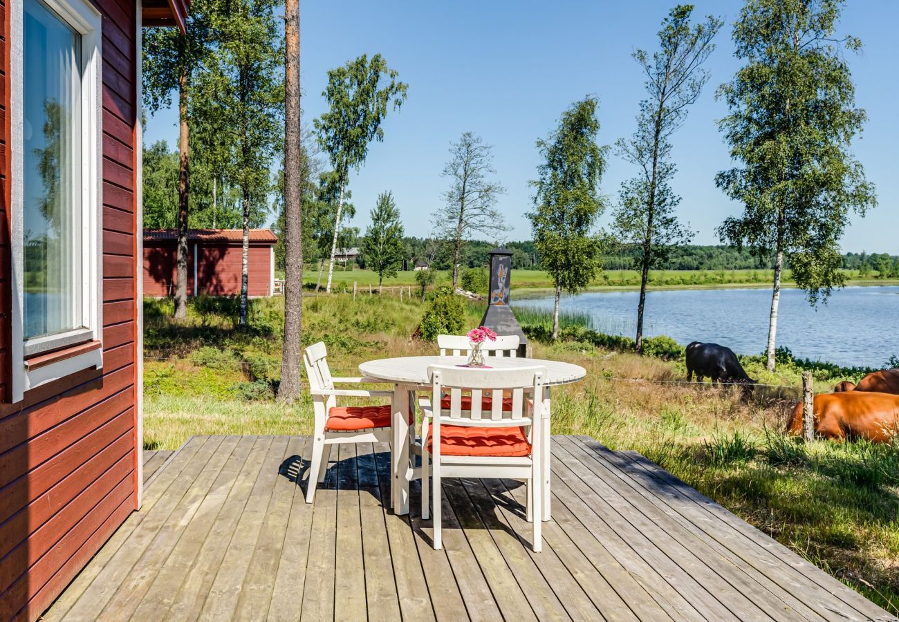 Ferienhaus in Hamneda - Ferienhaus mit Aussicht auf den See Hängasjön | SE06016