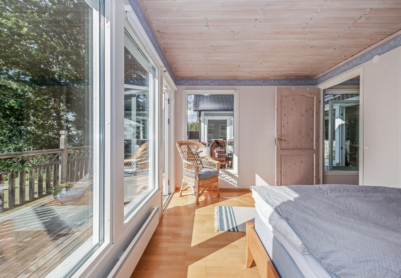 Ferienhaus in Ydre - Schönes Ferienhaus mit eigenem Badebereich und Bootssteg 