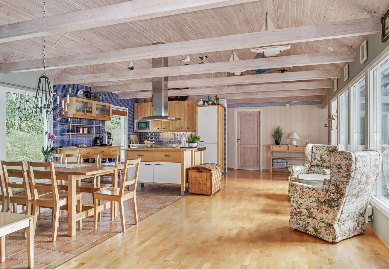 Ferienhaus in Ydre - Schönes Ferienhaus mit eigenem Badebereich und Bootssteg 