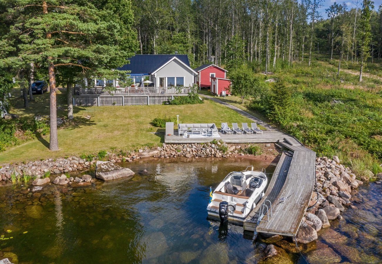 Ferienhaus in Ydre - Schönes Ferienhaus mit eigenem Badebereich und Bootssteg 