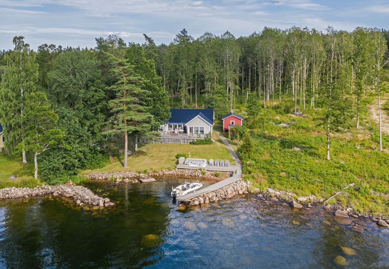 Ferienhaus in Ydre - Schönes Ferienhaus mit eigenem Badebereich und Bootssteg 