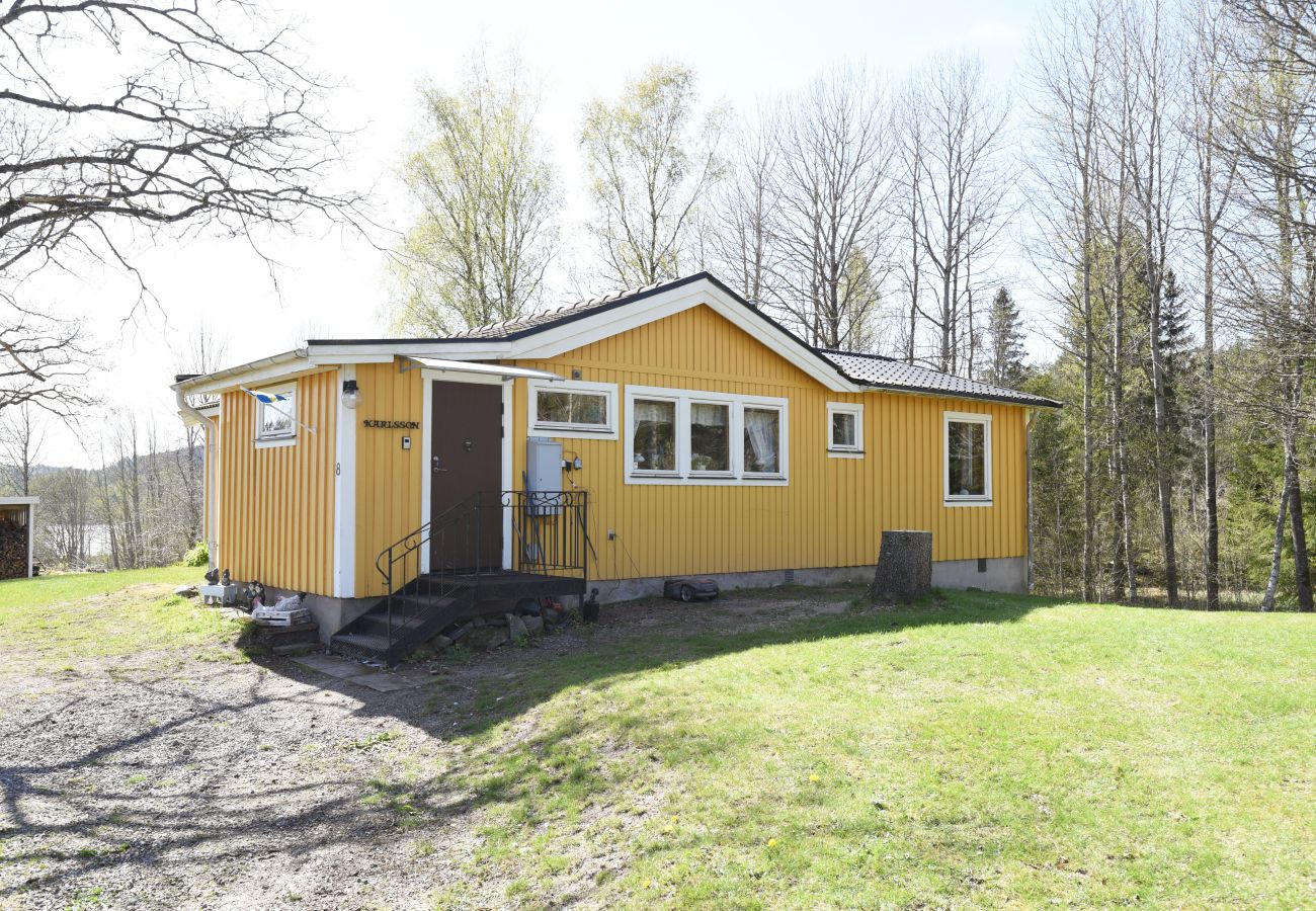 Ferienhaus in Dalskog - Schönes Ferienhaus mit Aussicht auf Teåkerssjön