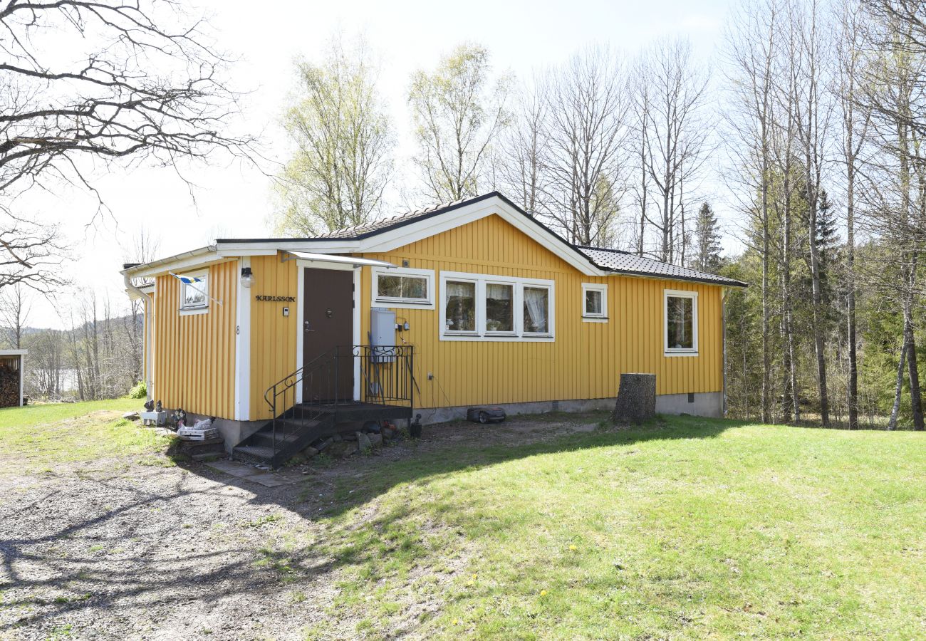 Ferienhaus in Dalskog - Schönes Ferienhaus mit Aussicht auf Teåkerssjön | SE08032