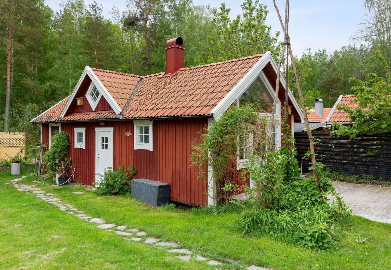 Ferienhaus in Motala - Gemütliches Ferienhaus im schönen Pariserviken in Motala