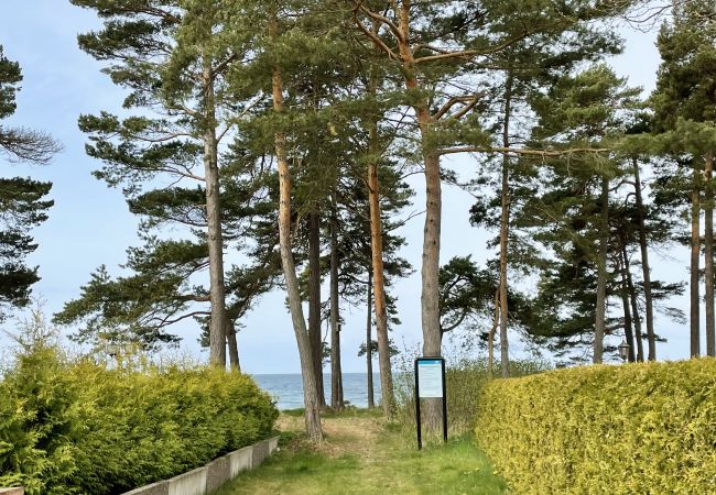 Ferienhaus in Motala - Neu gebautes Attefallshus am wunderschönen Varamostrand | SE01011