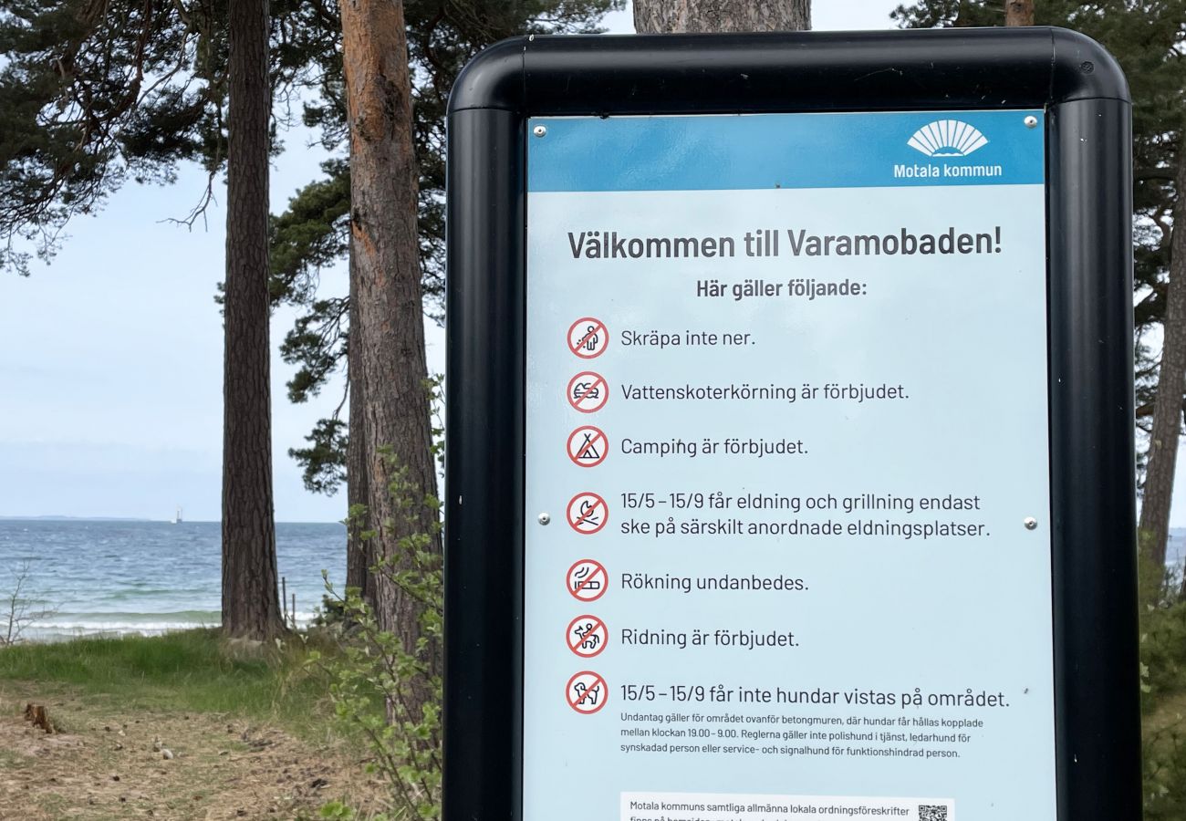 Ferienhaus in Motala - Neu gebautes Attefallshus am wunderschönen Varamostrand | SE01011