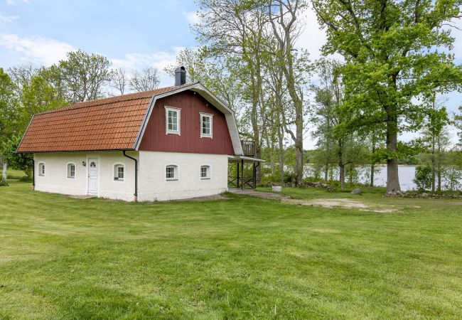  in Ljungby - Großes Ferienhaus am See Bolmen, außen Ljungby | SE06017