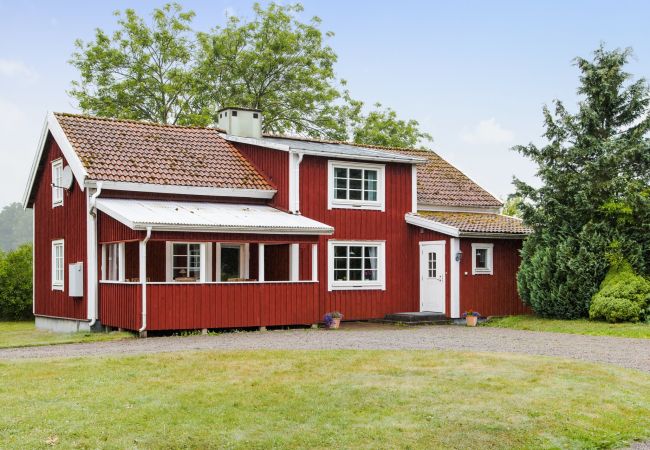 Ferienhaus in Vittaryd - Geräumiges Ferienhaus in Flattinge, Lagan, 200 m vom See Flåren entfernt | SE06028