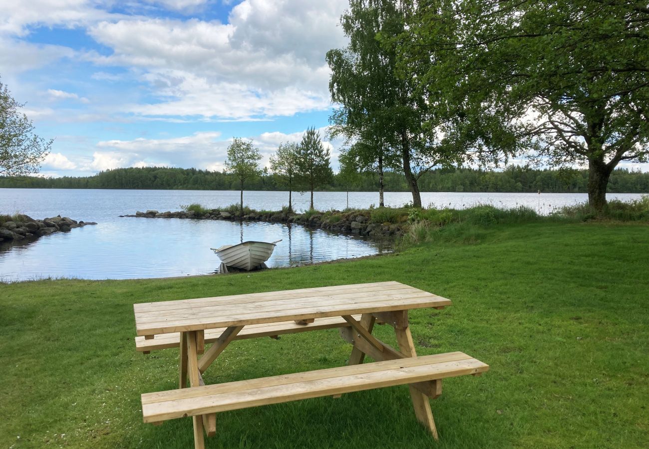 Ferienhaus in Vittaryd - Geräumiges Ferienhaus in Flattinge, Lagan, 200 m vom See Flåren entfernt | SE06028