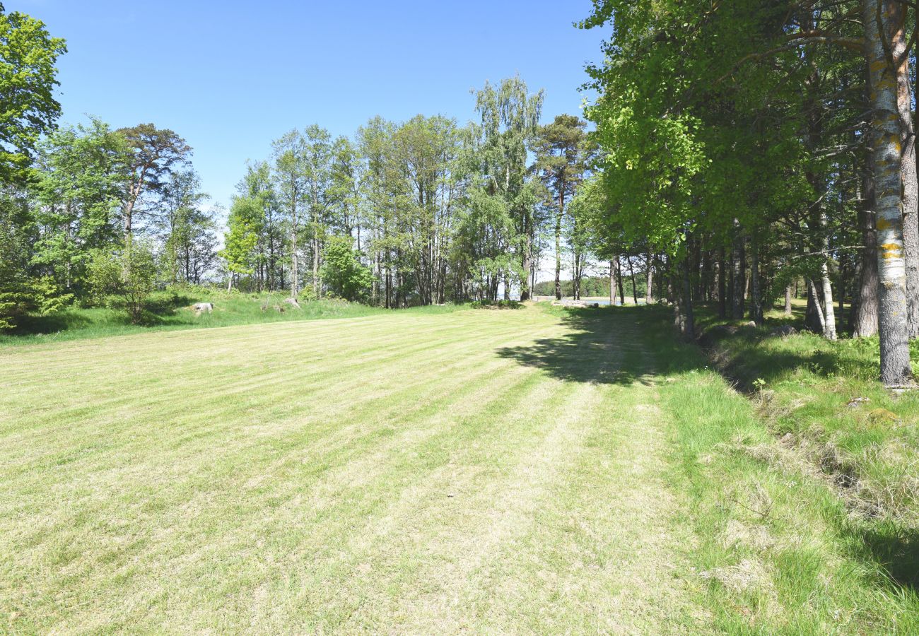 Ferienhaus in Mellerud - Gemütliches und ländliches Ferienhaus 150 Meter vom See Vänern entfernt