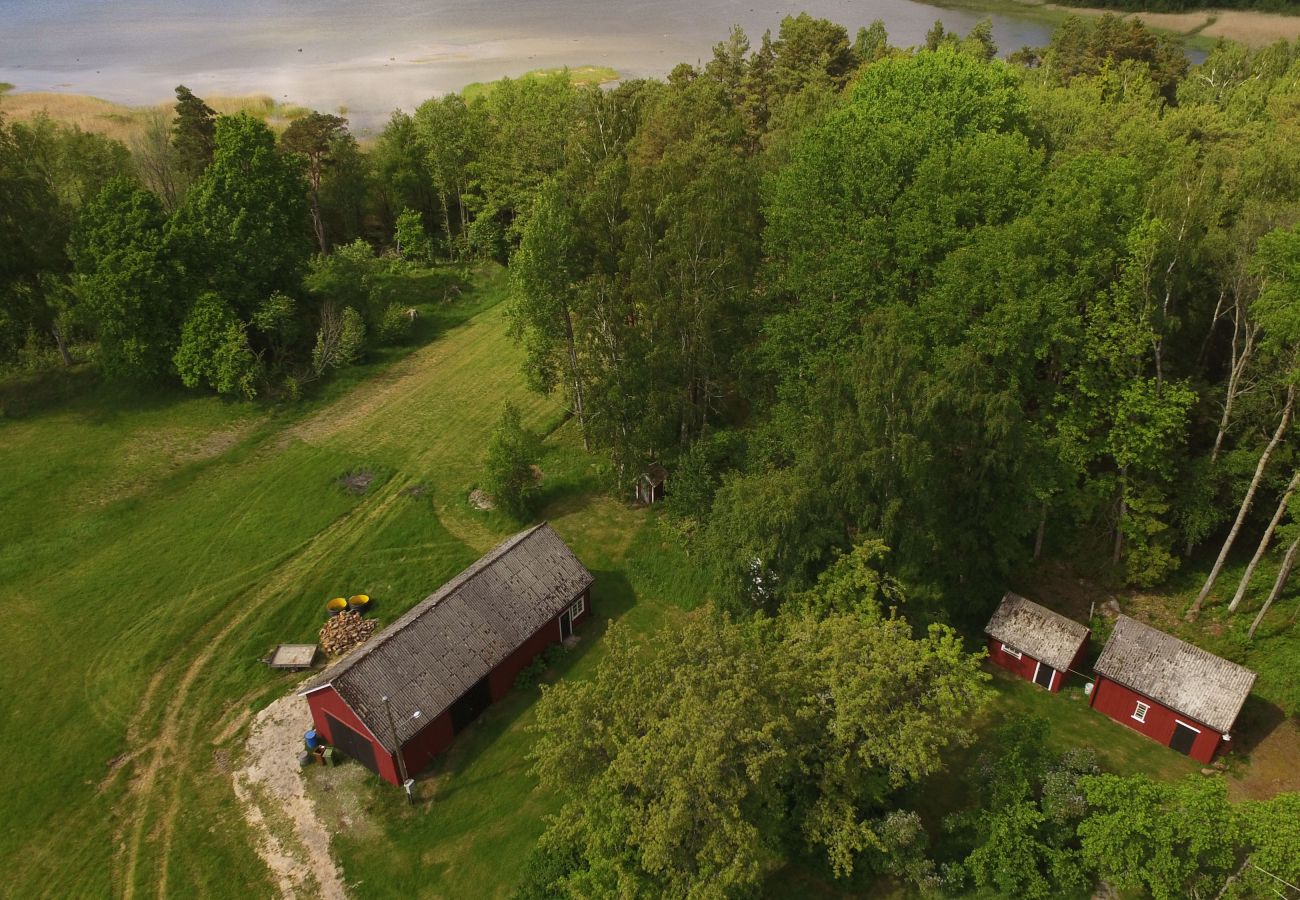 Ferienhaus in Mellerud - Gemütliches und ländliches Ferienhaus 150 Meter vom See Vänern entfernt