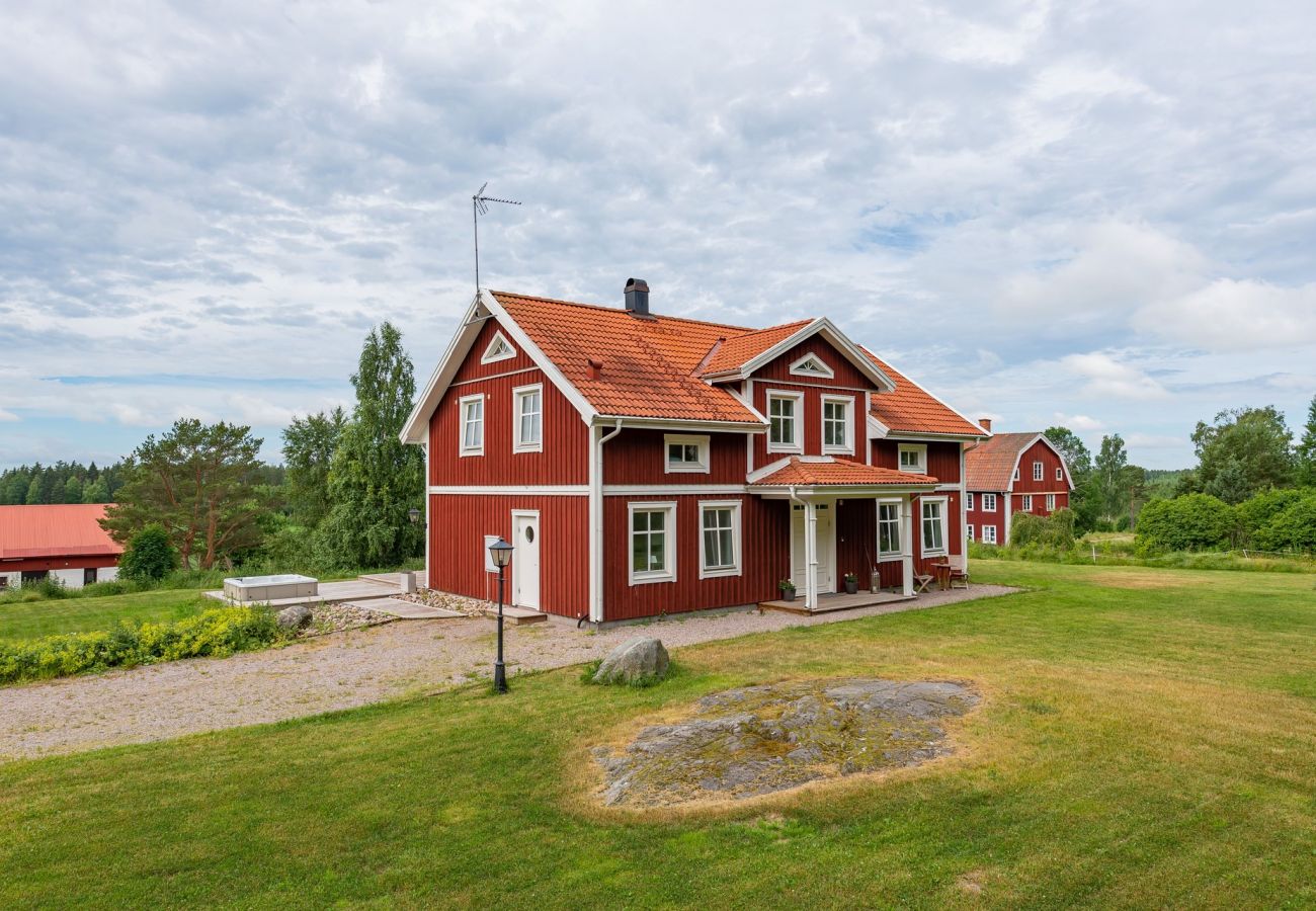 Ferienhaus in Krylbo - Großes und gut ausgestattetes Haus in Dalarna auf einem Reiterhof