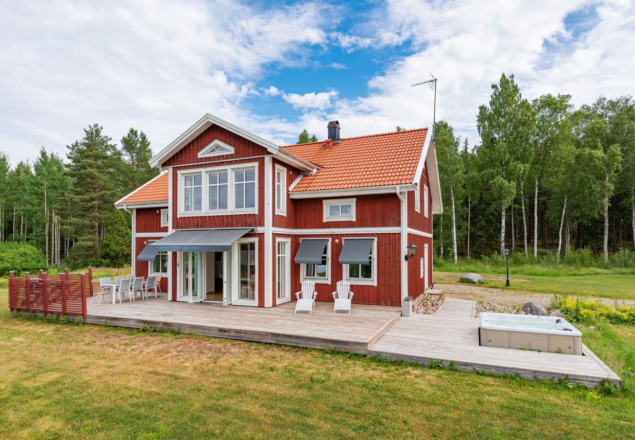 Ferienhaus in Krylbo - Großes und gut ausgestattetes Haus in Dalarna auf einem Reiterhof