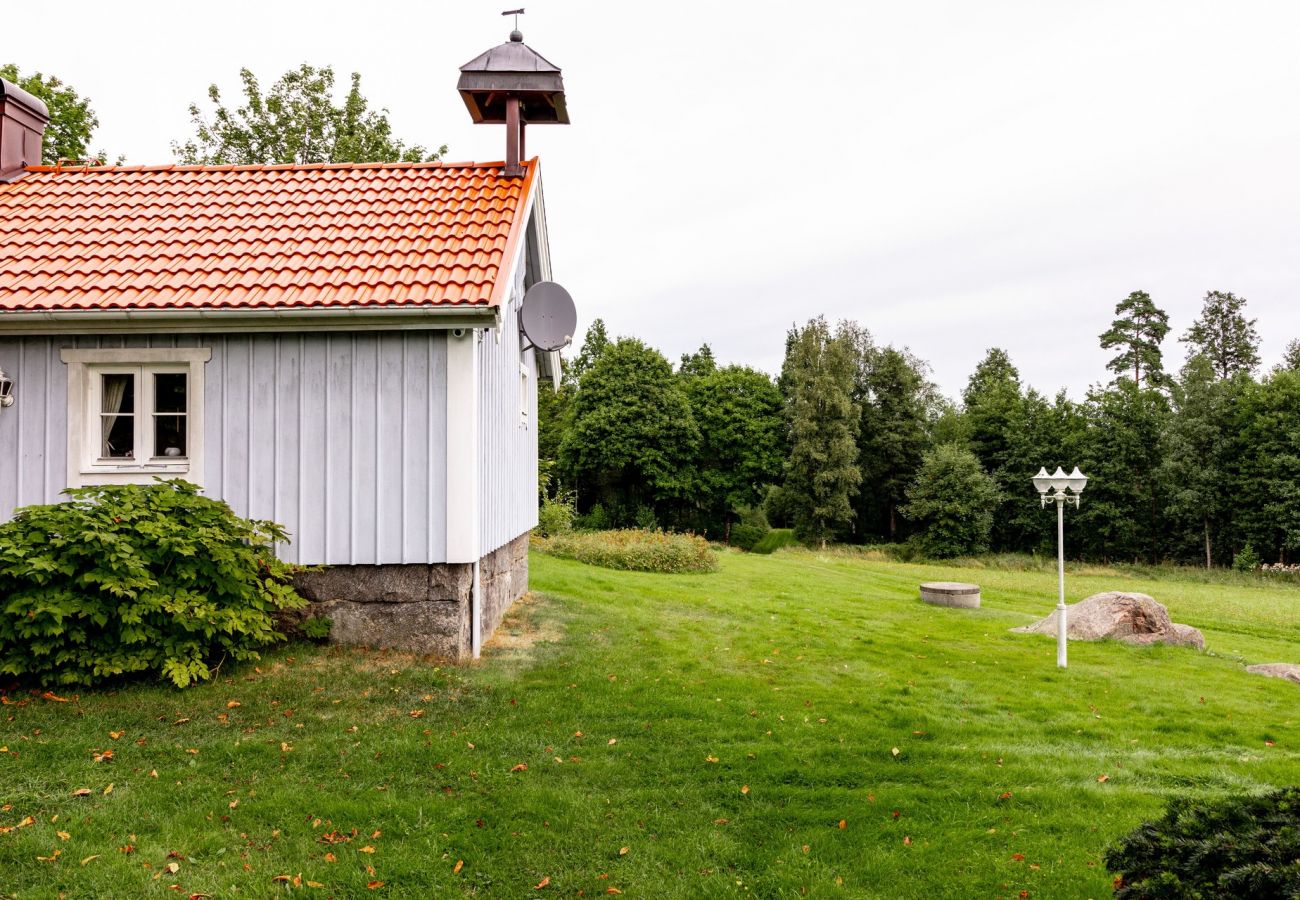 Ferienhaus in Burseryd - Gemütliches kleines Ferienhaus in Småland mit Nähe zum See und zum Angeln | SE07018