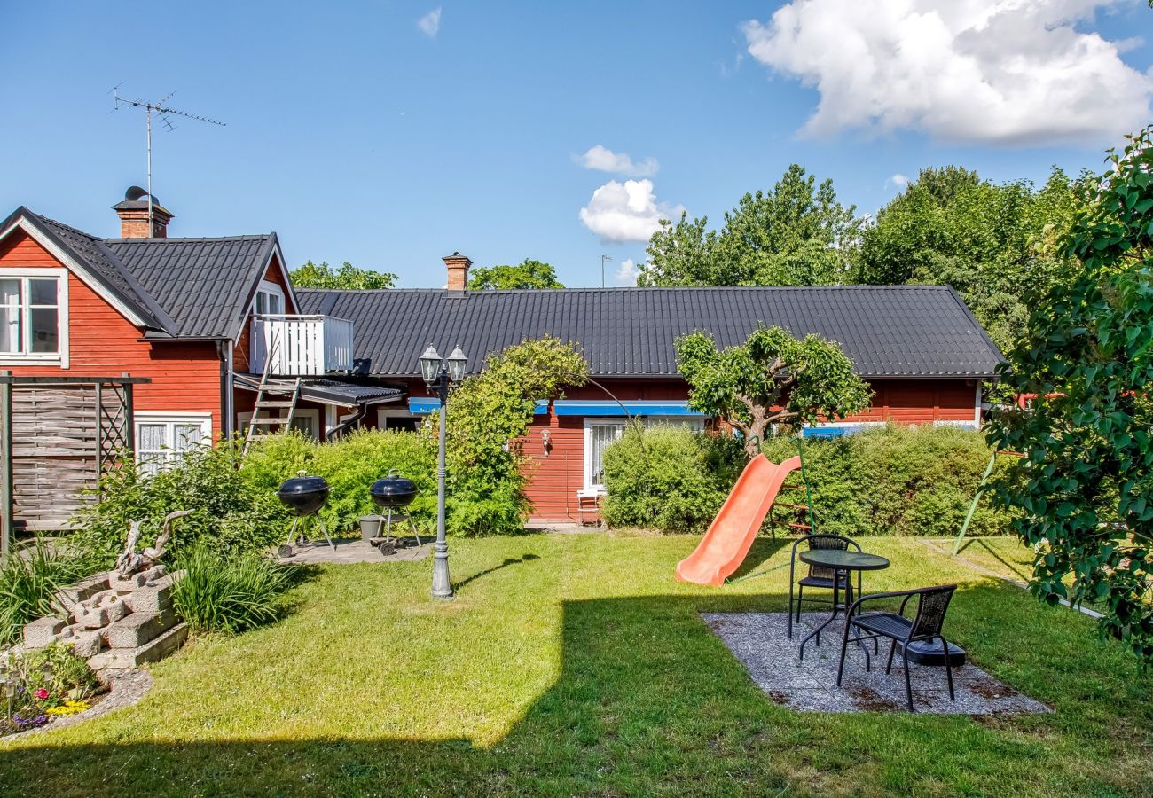 Ferienwohnung in Vimmerby - Ferienwohnung in Vimmerby mit gemütlichem Innenhof