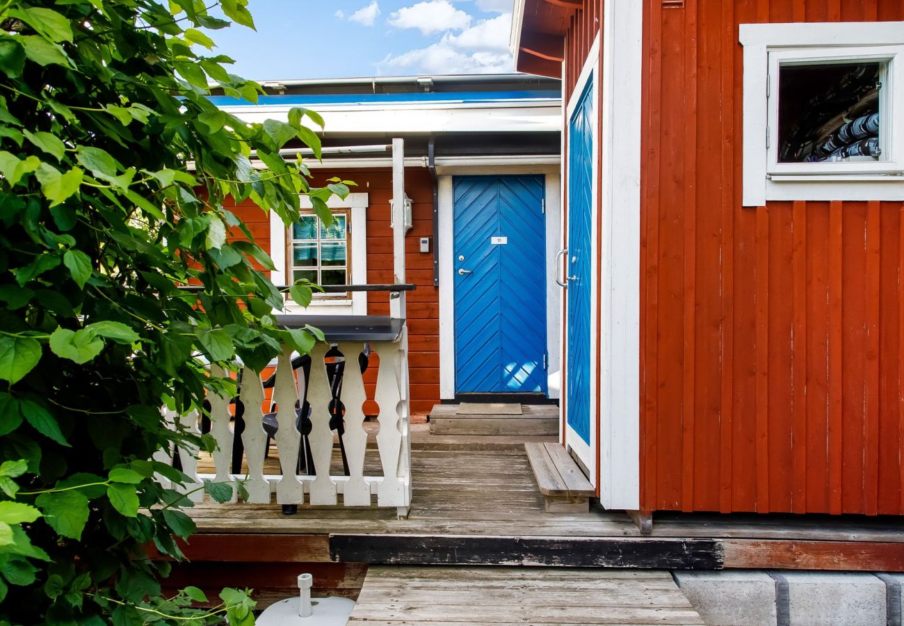 Ferienhaus in Vimmerby - Einfaches Häuschen in einem gemütlichen Innenhof in Vimmerby