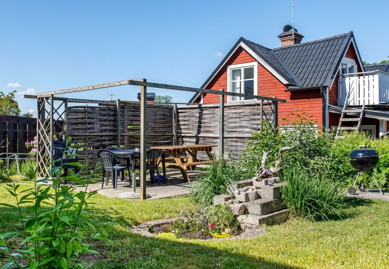 Ferienhaus in Vimmerby - Einfaches Häuschen in einem gemütlichen Innenhof in Vimmerby