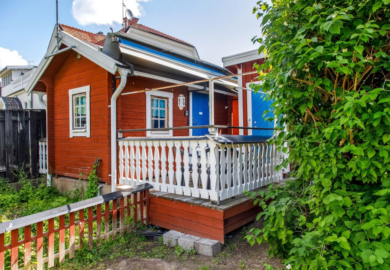 Ferienhaus in Vimmerby - Einfaches Häuschen in einem gemütlichen Innenhof in Vimmerby