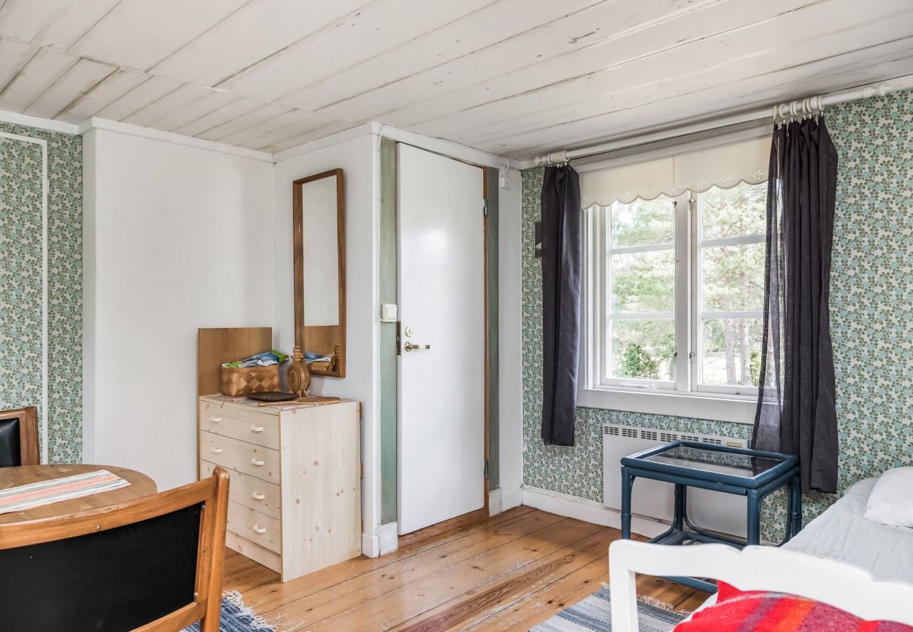 Ferienhaus in Vimmerby -  Gemütliches Ferienhaus mit Nähe zum See mit Steg | SE05017