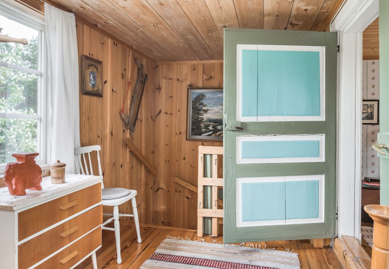 Ferienhaus in Vimmerby -  Gemütliches Ferienhaus mit Nähe zum See mit Steg | SE05017