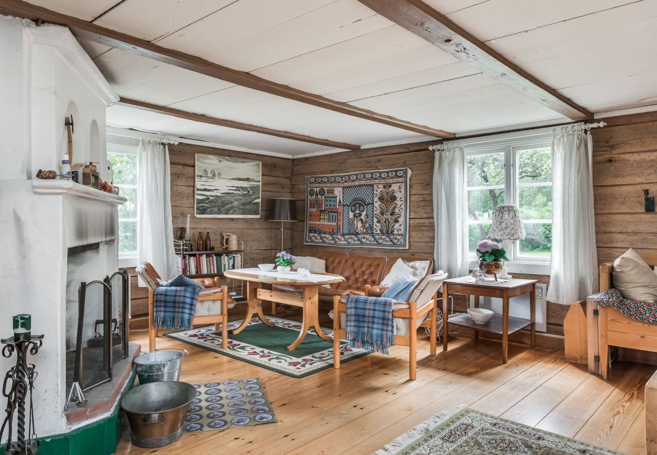 Ferienhaus in Vimmerby -  Gemütliches Ferienhaus mit Nähe zum See mit Steg | SE05017