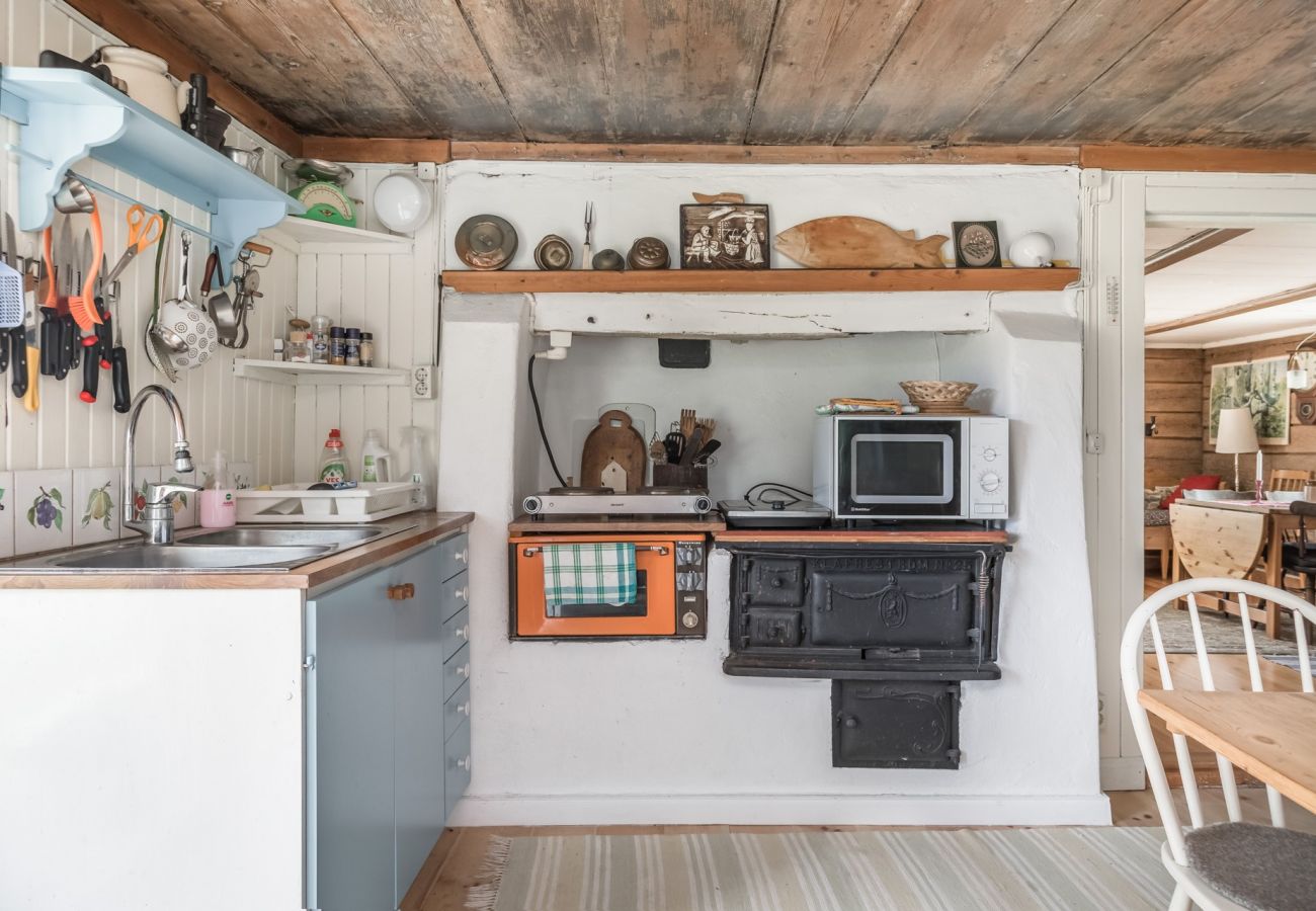 Ferienhaus in Vimmerby -  Gemütliches Ferienhaus mit Nähe zum See mit Steg | SE05017