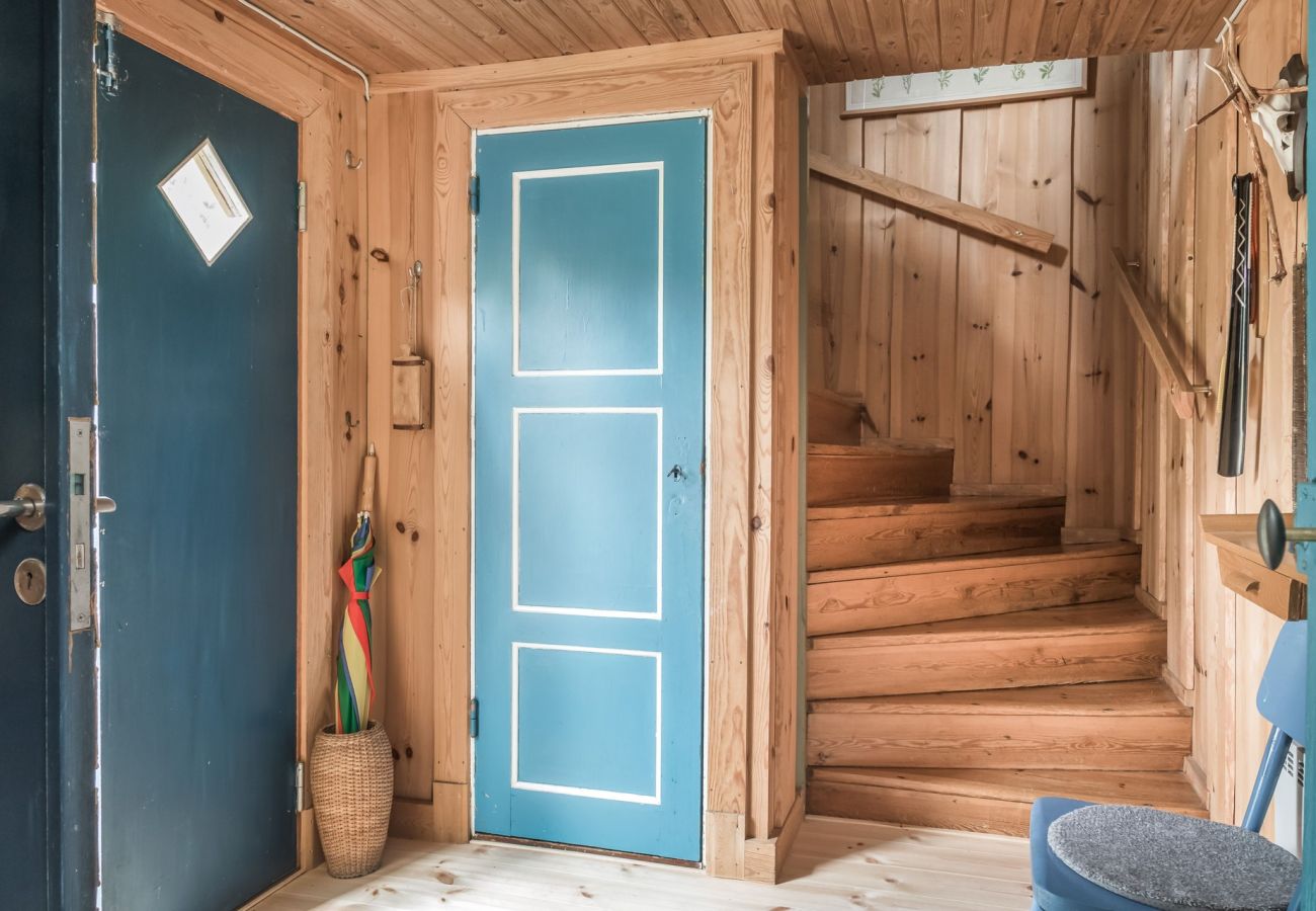Ferienhaus in Vimmerby -  Gemütliches Ferienhaus mit Nähe zum See mit Steg | SE05017