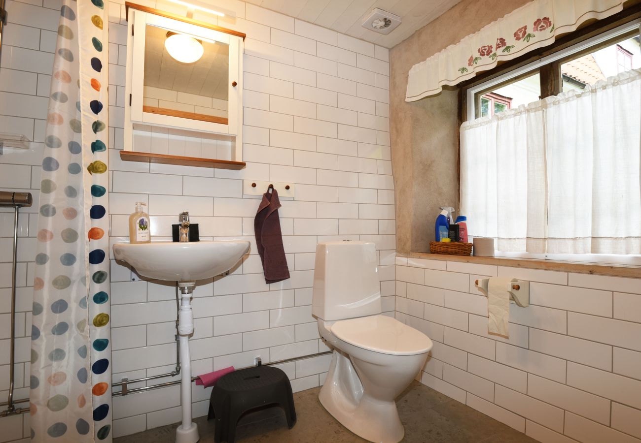 Ferienhaus in Slite - Gemütlicher und moderner Flügel in Boge an Gotlands Ostküste | SE12011