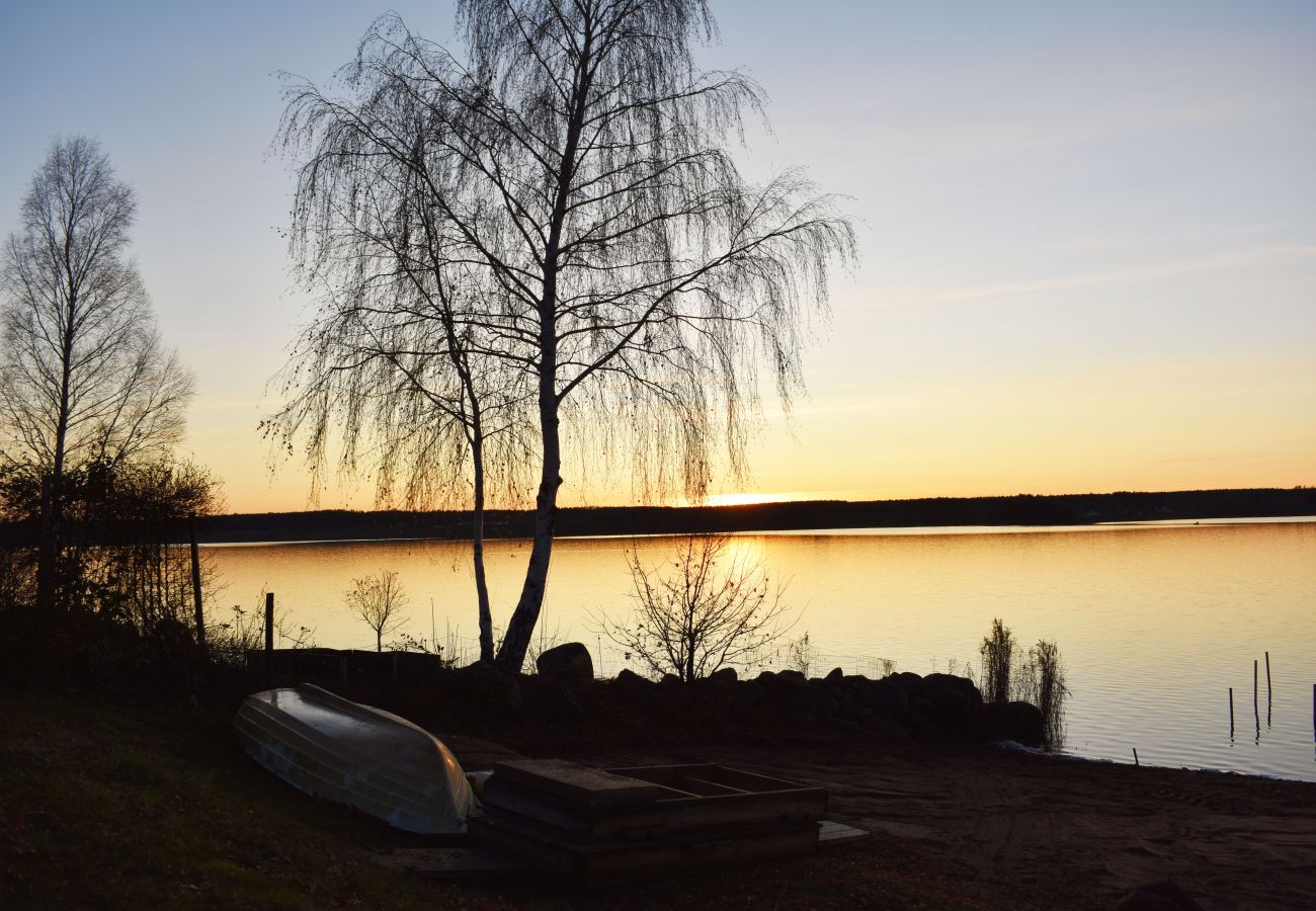 Ferienhaus in Vimmerby - Ferienhaus mit eigenem Sandstrand bei VimmerbyISE05018 