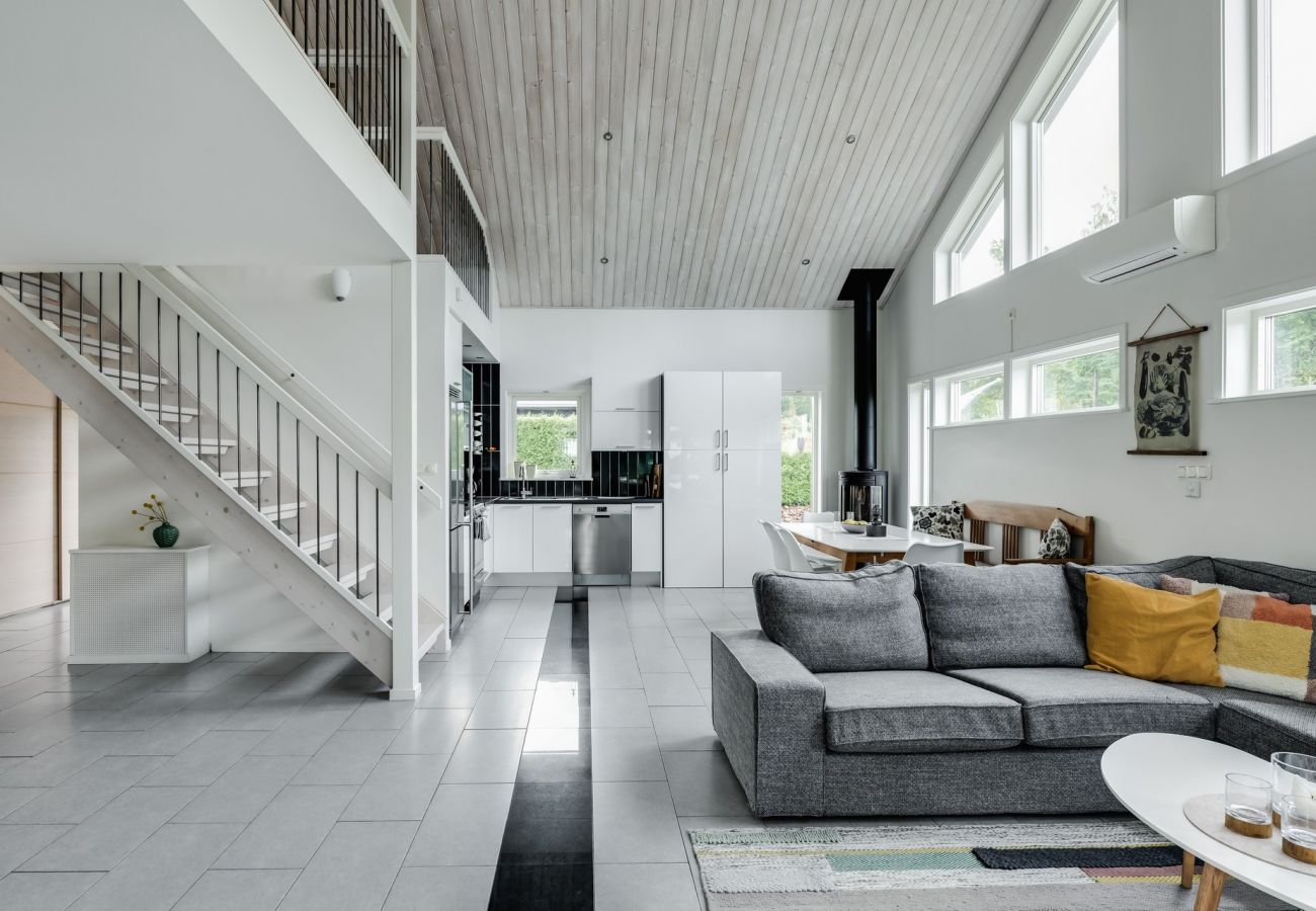 Ferienhaus in Ljungby - Luxuriöses Ferienhaus in Tallbacken mit Seeblick über Bolmen