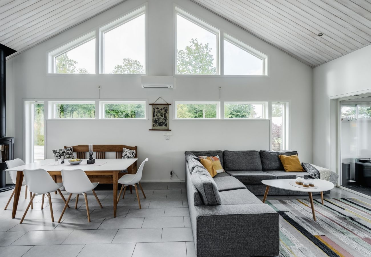 Ferienhaus in Ljungby - Luxuriöses Ferienhaus in Tallbacken mit Seeblick über Bolmen | SE06033