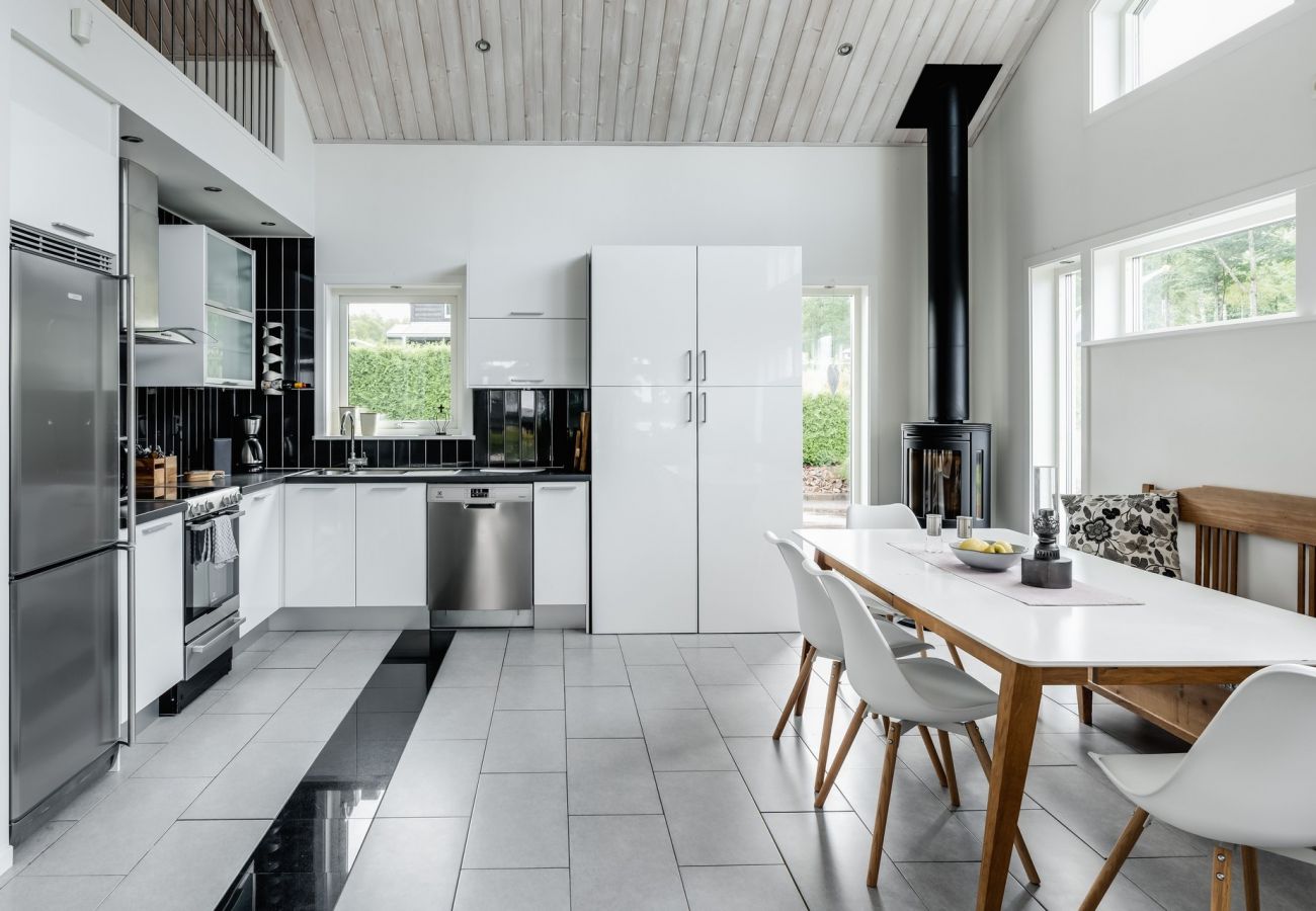 Ferienhaus in Ljungby - Luxuriöses Ferienhaus in Tallbacken mit Seeblick über Bolmen